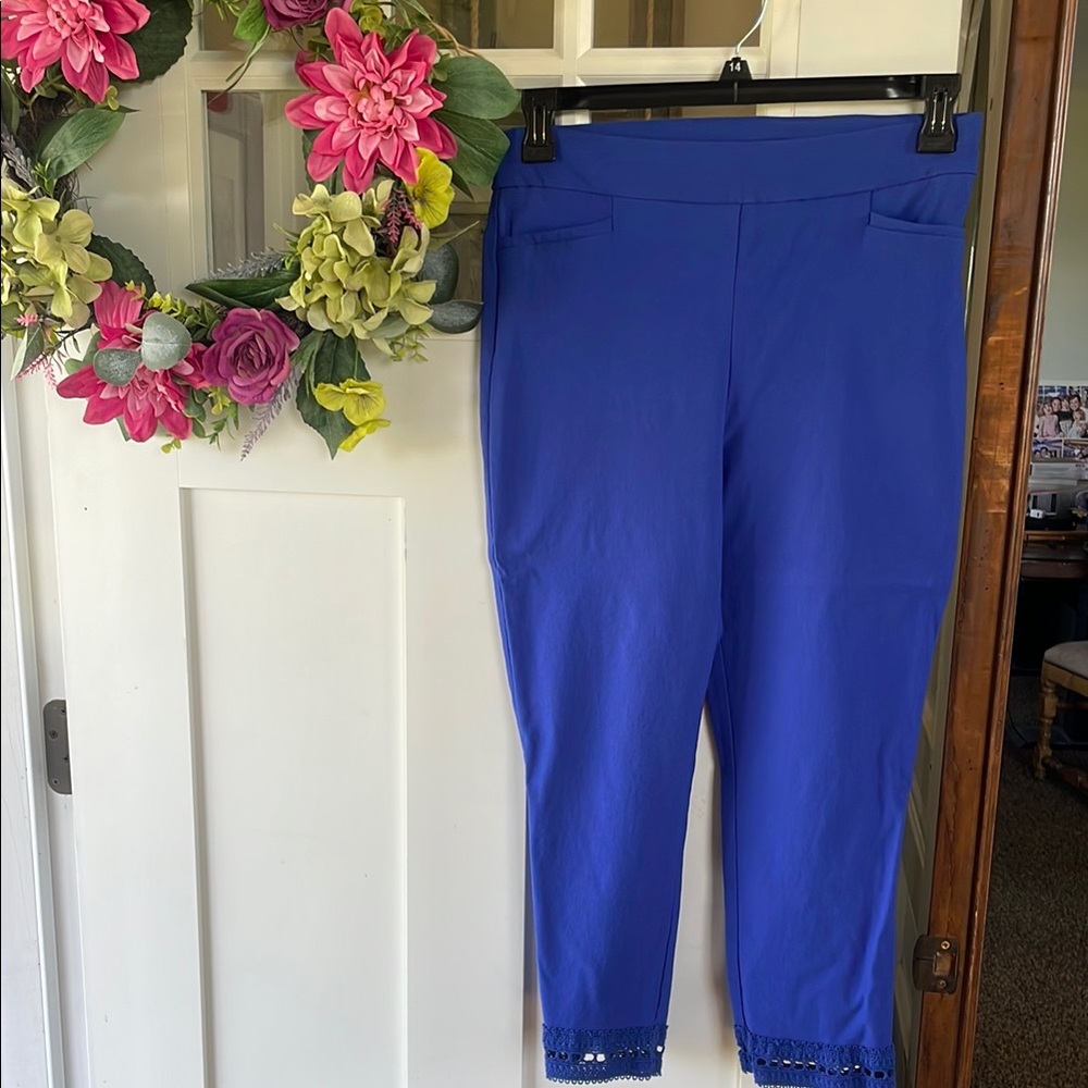 Chico's Vibrant Blue stretchy Cropped Pants